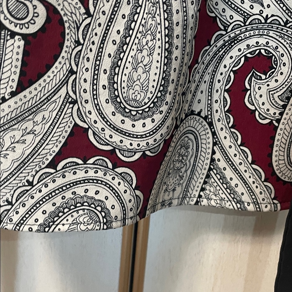 Ann Taylor Petite Paisley Shift Dress in Burgundy, Black, White - Picture 13 of 14